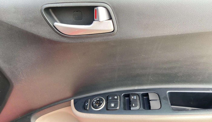2017 Hyundai Grand i10 SPORTZ (O) 1.2 KAPPA VTVT, Petrol, Manual, 74,577 km, Driver Side Door Panels Control
