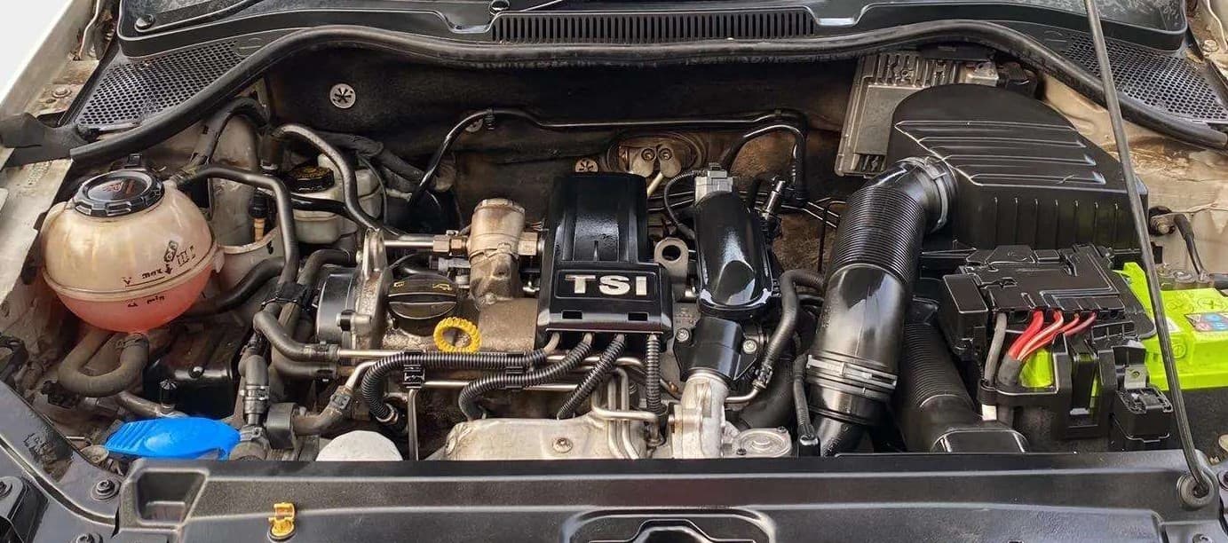 2018 Volkswagen Vento HIGHLINE PLUS 1.2 AT 16 ALLOY, Petrol, Automatic, 99,000 km, Open Bonet