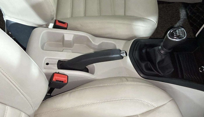 2023 Mahindra XUV300 W4 1.2 PETROL, Petrol, Manual, 15,541 km, Gear Lever