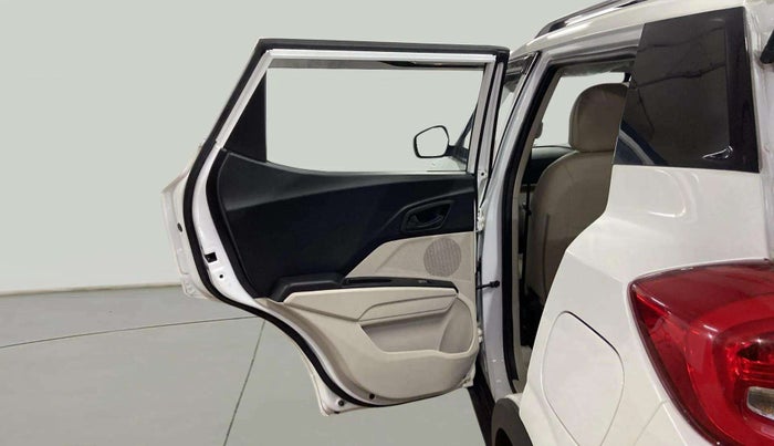 2023 Mahindra XUV300 W4 1.2 PETROL, Petrol, Manual, 15,541 km, LHS Rear Door