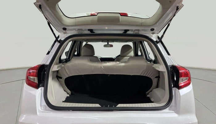 2023 Mahindra XUV300 W4 1.2 PETROL, Petrol, Manual, 15,541 km, Boot Inside
