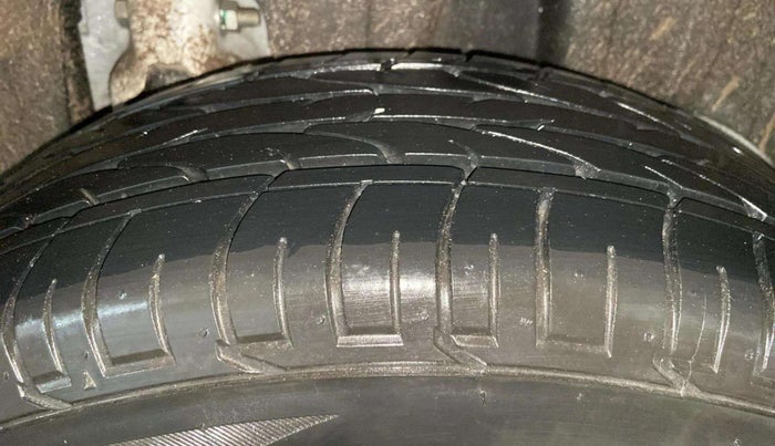 2023 Mahindra XUV300 W4 1.2 PETROL, Petrol, Manual, 15,541 km, Left Rear Tyre Tread