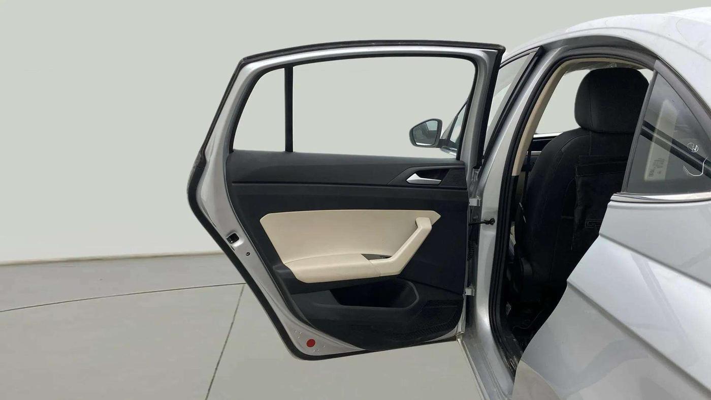 2023 Volkswagen VIRTUS TOPLINE TSI 1.0 MT, Petrol, Manual, 30,573 km, LHS Rear Door
