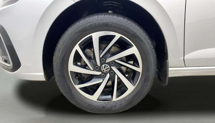 2023 Volkswagen VIRTUS TOPLINE TSI 1.0 MT, Petrol, Manual, 30,573 km, Left Front Wheel