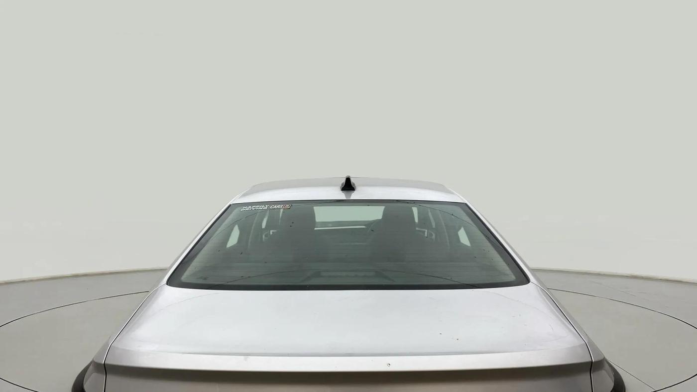 2023 Volkswagen VIRTUS TOPLINE TSI 1.0 MT, Petrol, Manual, 30,573 km, Rear Windshield