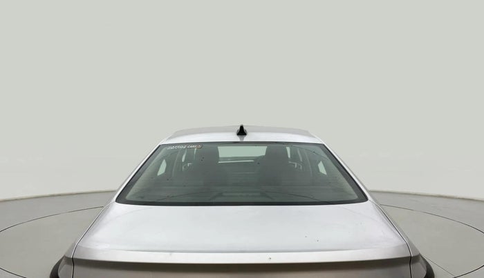 2023 Volkswagen VIRTUS TOPLINE TSI 1.0 MT, Petrol, Manual, 30,573 km, Rear Windshield