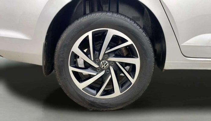 2023 Volkswagen VIRTUS TOPLINE TSI 1.0 MT, Petrol, Manual, 30,573 km, Right Rear Wheel