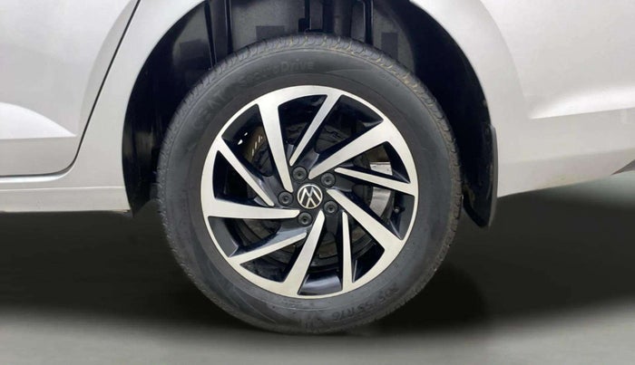 2023 Volkswagen VIRTUS TOPLINE TSI 1.0 MT, Petrol, Manual, 30,573 km, Left Rear Wheel