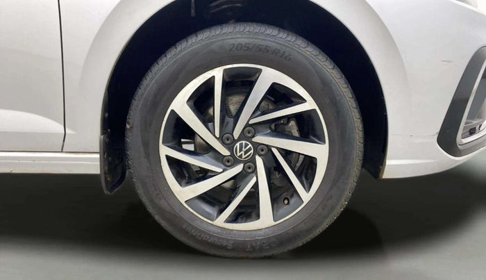 2023 Volkswagen VIRTUS TOPLINE TSI 1.0 MT, Petrol, Manual, 30,573 km, Right Front Wheel