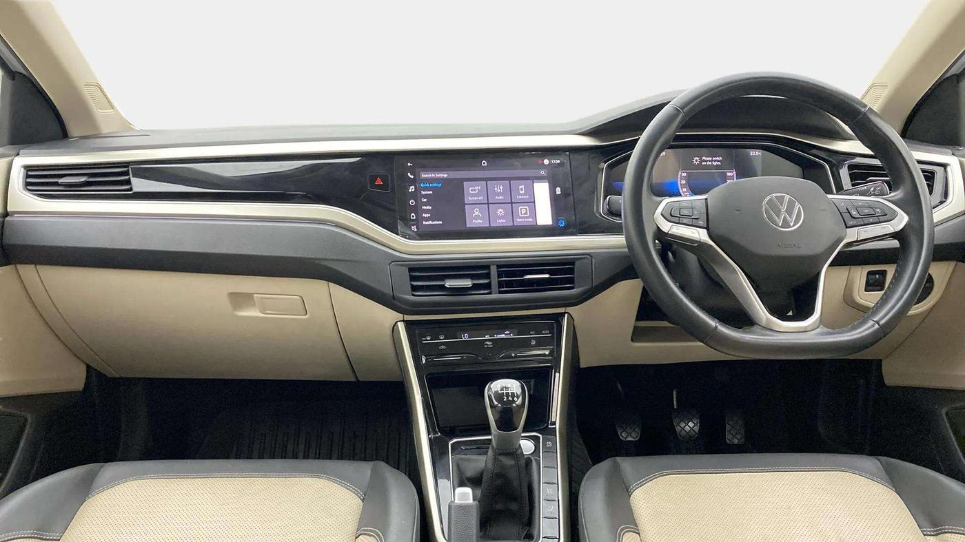 2023 Volkswagen VIRTUS TOPLINE TSI 1.0 MT, Petrol, Manual, 30,573 km, Dashboard