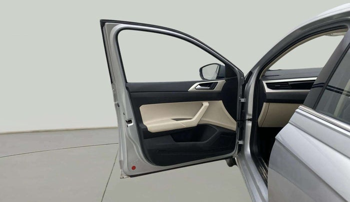 2023 Volkswagen VIRTUS TOPLINE TSI 1.0 MT, Petrol, Manual, 30,573 km, LHS Front Door