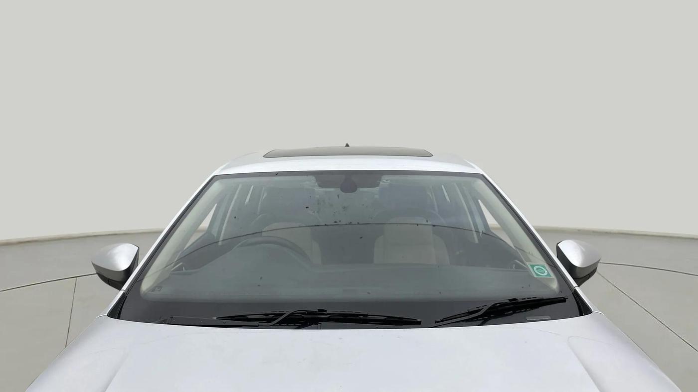 2023 Volkswagen VIRTUS TOPLINE TSI 1.0 MT, Petrol, Manual, 30,573 km, Front Windshield
