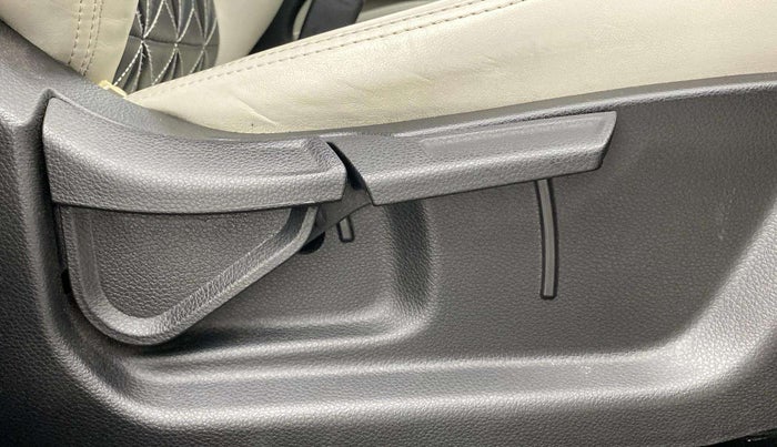 2023 KIA SONET HTX 1.0 IMT, Petrol, Manual, 18,711 km, Driver Side Adjustment Panel