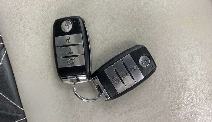 2023 KIA SONET HTX 1.0 IMT, Petrol, Manual, 18,711 km, Key Close Up