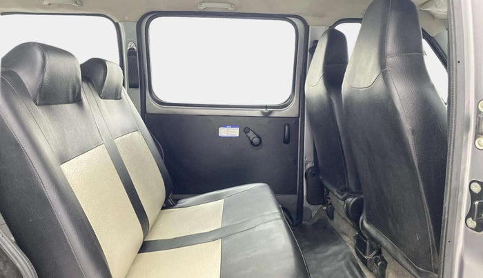 2022 Maruti Eeco 7 STR STD(O), Petrol, Manual, 24,543 km, Right Side Rear Door Cabin