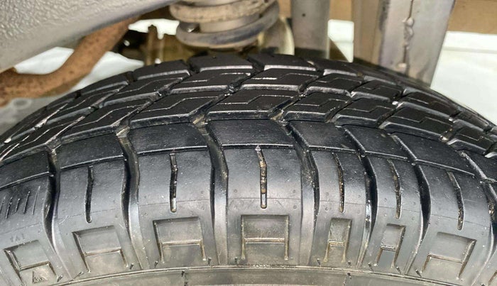 2022 Maruti Eeco 7 STR STD(O), Petrol, Manual, 24,543 km, Left Rear Tyre Tread