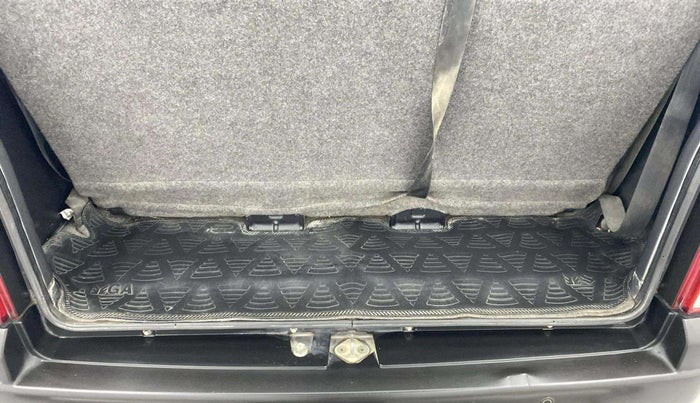 2022 Maruti Eeco 7 STR STD(O), Petrol, Manual, 24,543 km, Boot Inside