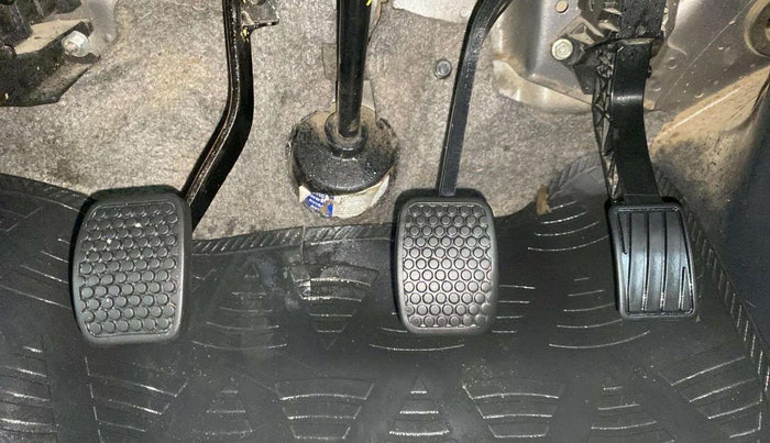 2022 Maruti Eeco 7 STR STD(O), Petrol, Manual, 24,543 km, Pedals