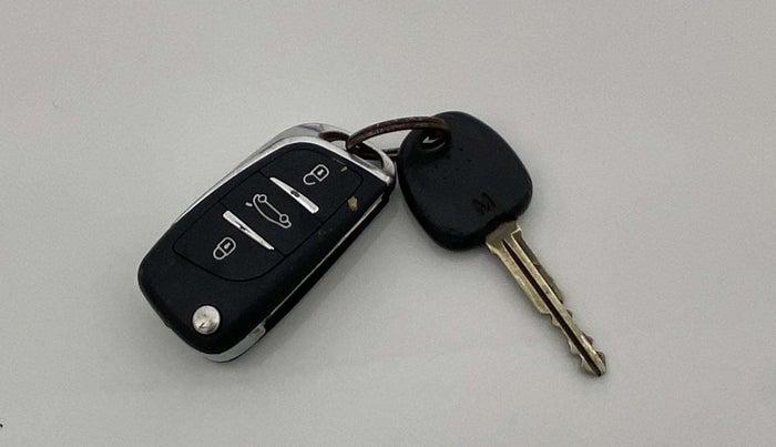 2015 Hyundai Eon ERA +, Petrol, Manual, 78,708 km, Key Close Up