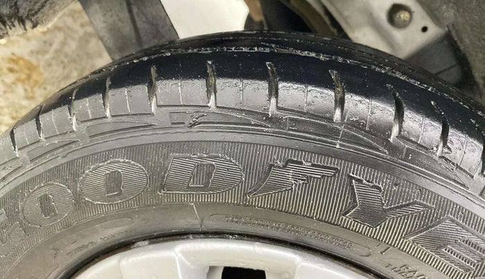 2015 Hyundai Eon ERA +, Petrol, Manual, 78,708 km, Left Rear Tyre Tread