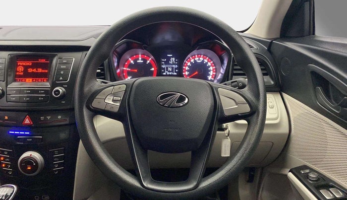 2022 Mahindra XUV300 W6 1.5 Sunroof Diesel, Diesel, Manual, 39,471 km, Steering Wheel Close Up