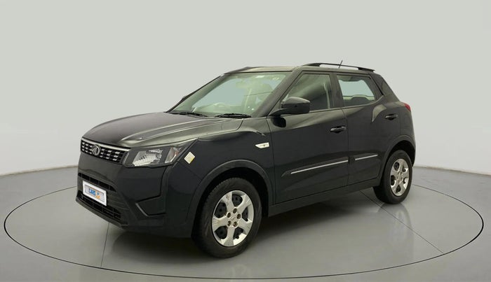 2022 Mahindra XUV300 W6 1.5 Sunroof Diesel, Diesel, Manual, 39,471 km, Left Front Diagonal