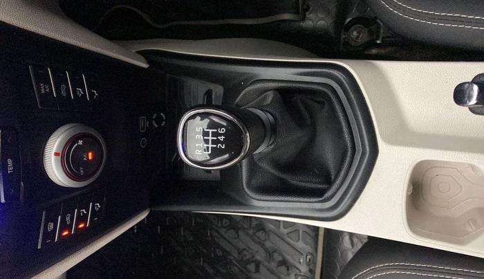 2022 Mahindra XUV300 W6 1.5 Sunroof Diesel, Diesel, Manual, 39,471 km, Gear Lever