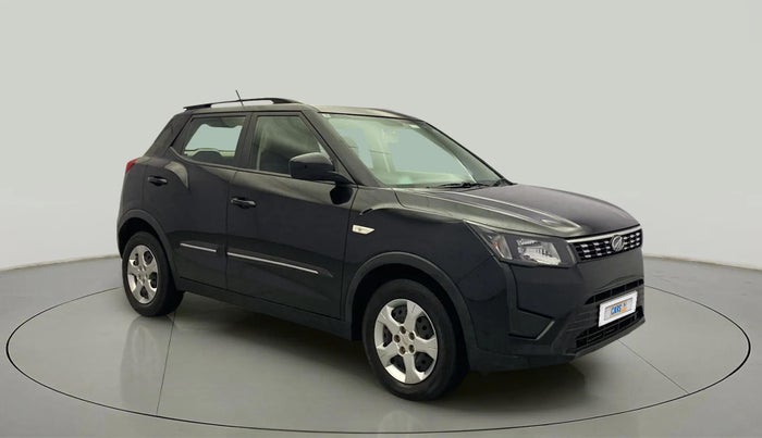 2022 Mahindra XUV300 W6 1.5 Sunroof Diesel, Diesel, Manual, 39,471 km, Right Front Diagonal
