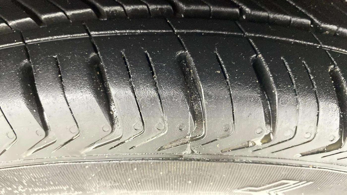 2018 Hyundai Grand i10 SPORTZ (O) AT 1.2 KAPPA VTVT, Petrol, Automatic, 51,831 km, Left Front Tyre Tread