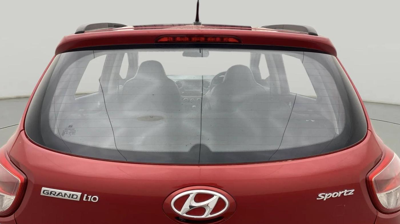 2018 Hyundai Grand i10 SPORTZ (O) AT 1.2 KAPPA VTVT, Petrol, Automatic, 51,831 km, Rear Windshield