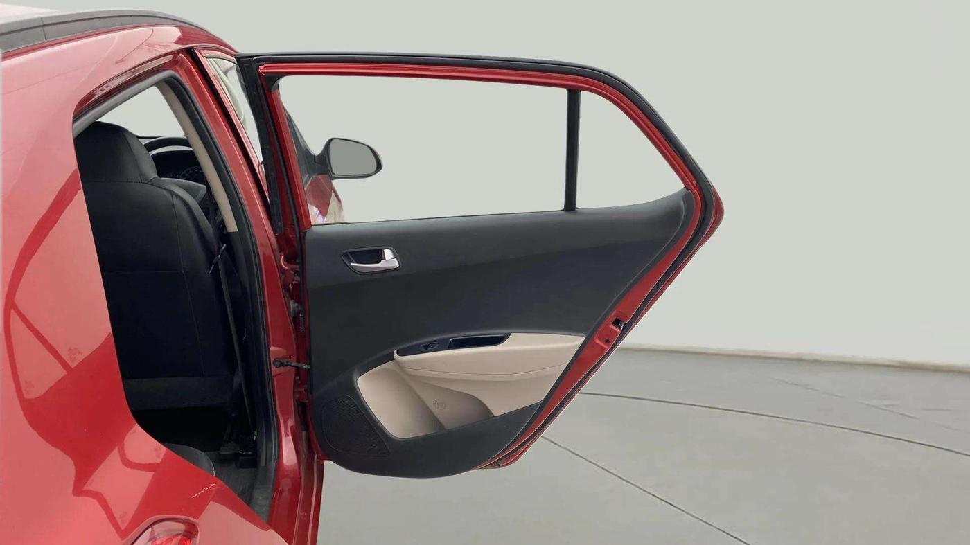 2018 Hyundai Grand i10 SPORTZ (O) AT 1.2 KAPPA VTVT, Petrol, Automatic, 51,831 km, RHS Rear Door