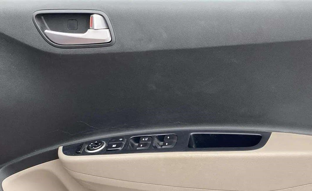 2018 Hyundai Grand i10 SPORTZ (O) AT 1.2 KAPPA VTVT, Petrol, Automatic, 51,831 km, Driver Side Door Panels Control