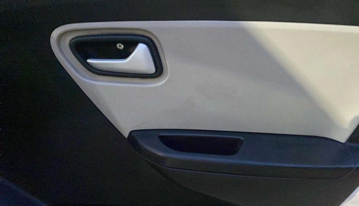 2022 Maruti Alto LXI O, Petrol, Manual, 27,035 km, Driver Side Door Panels Control