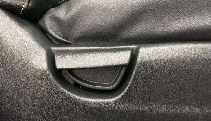 2019 Hyundai NEW SANTRO SPORTZ AMT, Petrol, Automatic, 25,819 km, Driver Side Adjustment Panel
