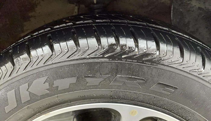 2018 Hyundai Grand i10 SPORTZ AT 1.2 KAPPA VTVT, Petrol, Automatic, 37,993 km, Right Front Tyre Tread