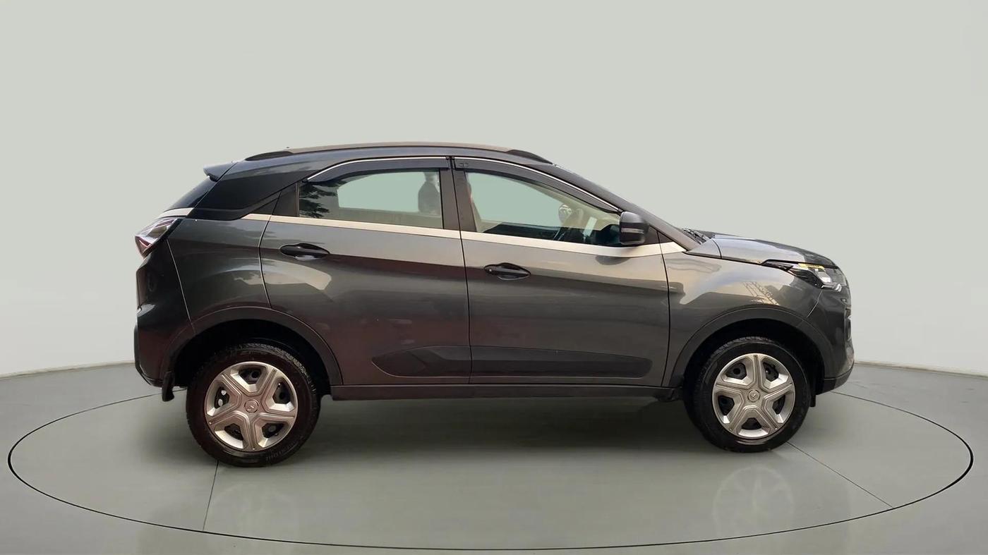 2022 Tata NEXON XMA SUNROOF PETROL, Petrol, Automatic, 12,162 km, Right Side View