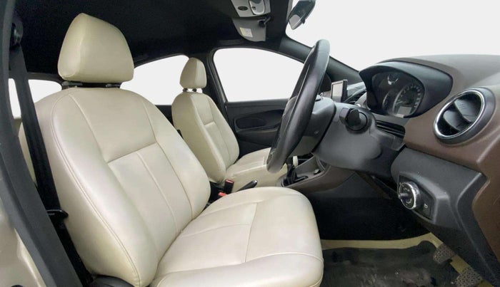 2018 Ford FREESTYLE TITANIUM 1.2 PETROL, Petrol, Manual, 35,311 km, Right Side Front Door Cabin