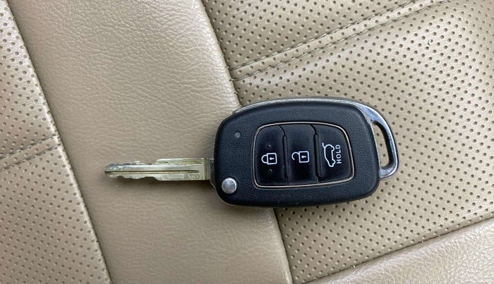 2019 Hyundai VENUE SX 1.0 TURBO, Petrol, Manual, 87,827 km, Key Close Up