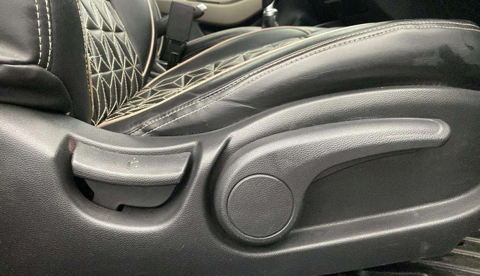 2019 Hyundai Elite i20 ASTA 1.2 (O), Petrol, Manual, 53,332 km, Driver Side Adjustment Panel