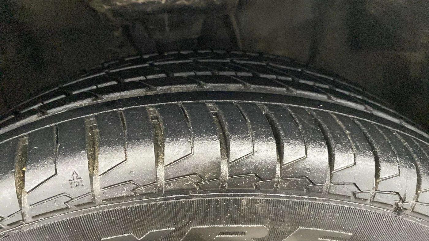 2019 Hyundai Elite i20 ASTA 1.2 (O), Petrol, Manual, 53,332 km, Right Front Tyre Tread