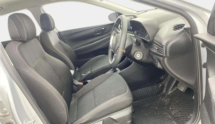 2023 Hyundai NEW I20 Sportz 1.2 IVT, Petrol, Automatic, 19,234 km, Right Side Front Door Cabin