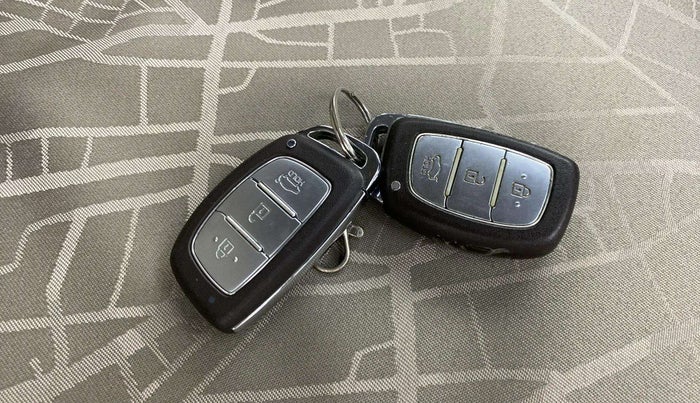 2015 Hyundai Xcent SX 1.2 (O), Petrol, Manual, 21,966 km, Key Close Up