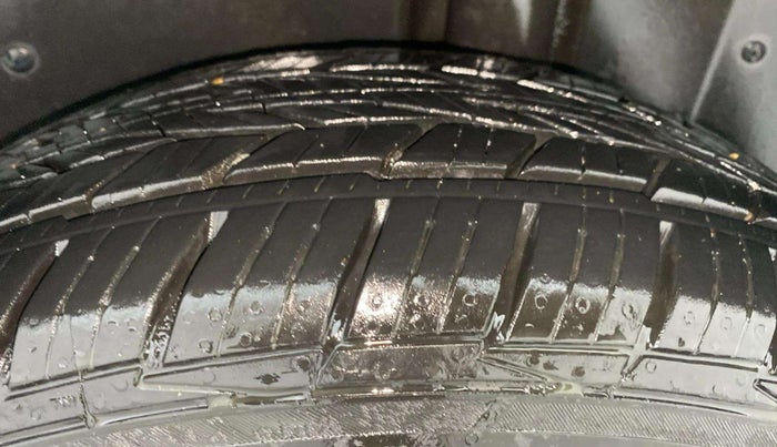 2020 MG HECTOR SHARP 1.5 DCT PETROL, Petrol, Automatic, 73,159 km, Right Rear Tyre Tread