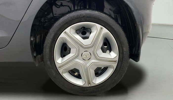 2020 Tata ALTROZ XT DIESEL, Diesel, Manual, 69,044 km, Left Rear Wheel