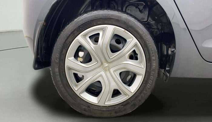 2020 Tata ALTROZ XT DIESEL, Diesel, Manual, 69,044 km, Right Rear Wheel