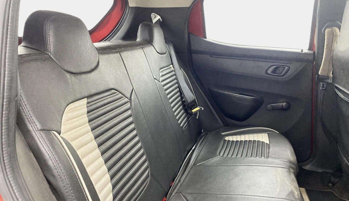 2017 Renault Kwid RXT 02 Anniversary Edition, Petrol, Manual, 32,519 km, Right Side Rear Door Cabin