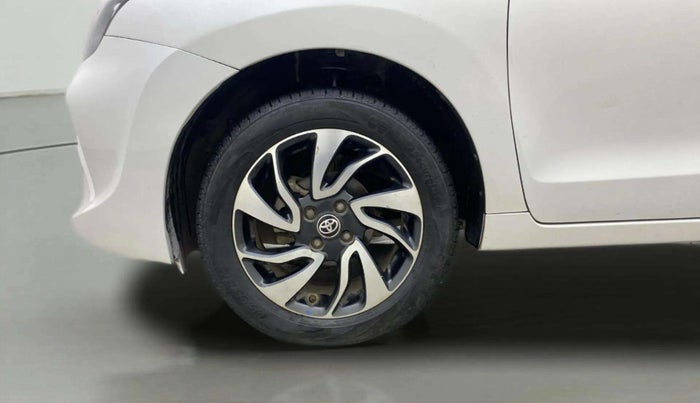 2021 Toyota Glanza V, Petrol, Manual, 1,21,586 km, Left Front Wheel