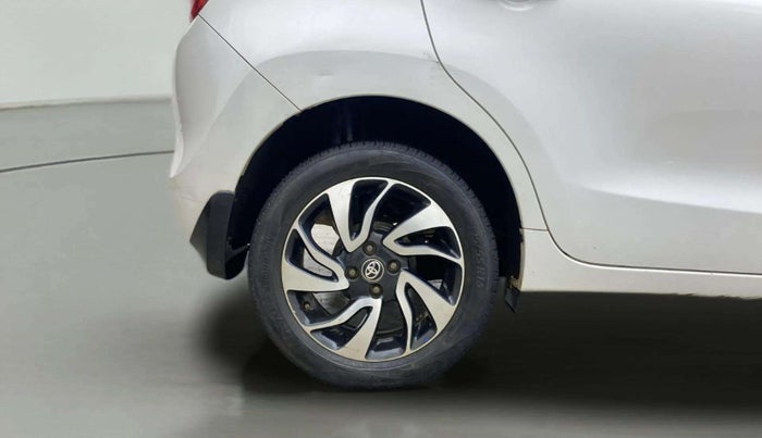 2021 Toyota Glanza V, Petrol, Manual, 1,21,586 km, Right Rear Wheel