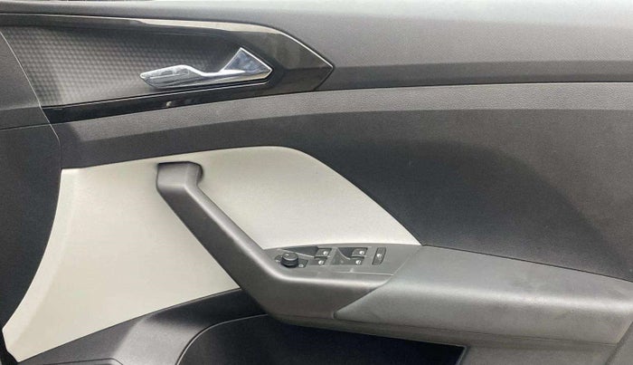 2024 Skoda KUSHAQ STYLE 1.5L TSI DSG (6 AIRBAGS), Petrol, Automatic, 8,891 km, Driver Side Door Panels Control