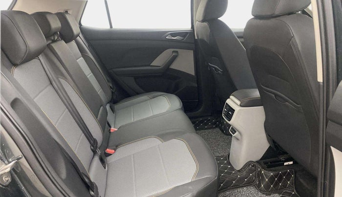 2024 Skoda KUSHAQ STYLE 1.5L TSI DSG (6 AIRBAGS), Petrol, Automatic, 8,891 km, Right Side Rear Door Cabin